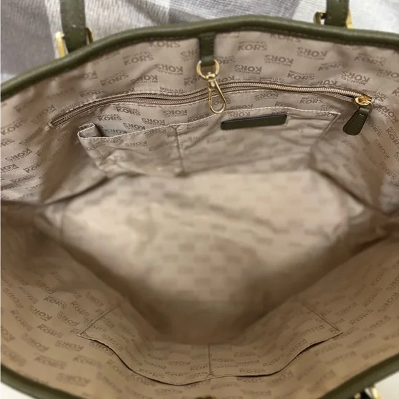 Michael Kors Green Tropical Tote Bag - Picture 2 of 3